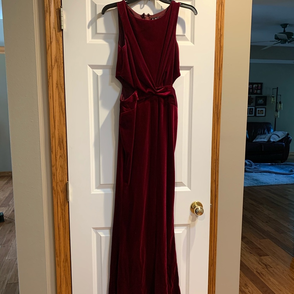 Burgundy velvet sleeveless long cocktail dress